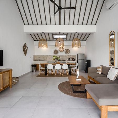 Villa Moju Canggu By Alfred In Bali Exteriör bild